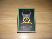 Garth-Nix-Over-de-muur