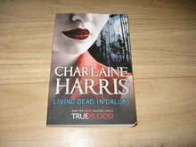 Charlaine-Harris-Living-dead-in-Dallas