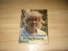 Kijk-Annie-M.G.-Schmidt-de-schrijfster-in-beeld