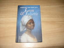 Annejet-van-der-Zijl-Leon-&amp;-Juliette
